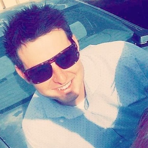 Meet your Posher, Aaron - Picture 1 of 1